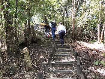 猪子山・地獄越え周辺の山道を良くする会 　活動のようす画像