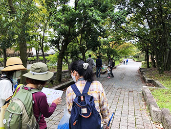 桂坂野鳥遊園子ども自然観察会　活動のようす画像